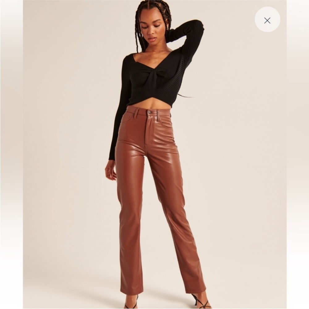 NWT Abercrombie & Fitch 90s Straight Ultra High Rise Vegan Leather Pants 31